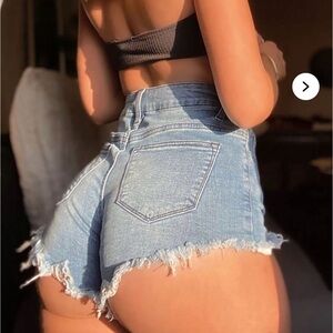 Daisy dukesDenim Shorts
Blue Wash